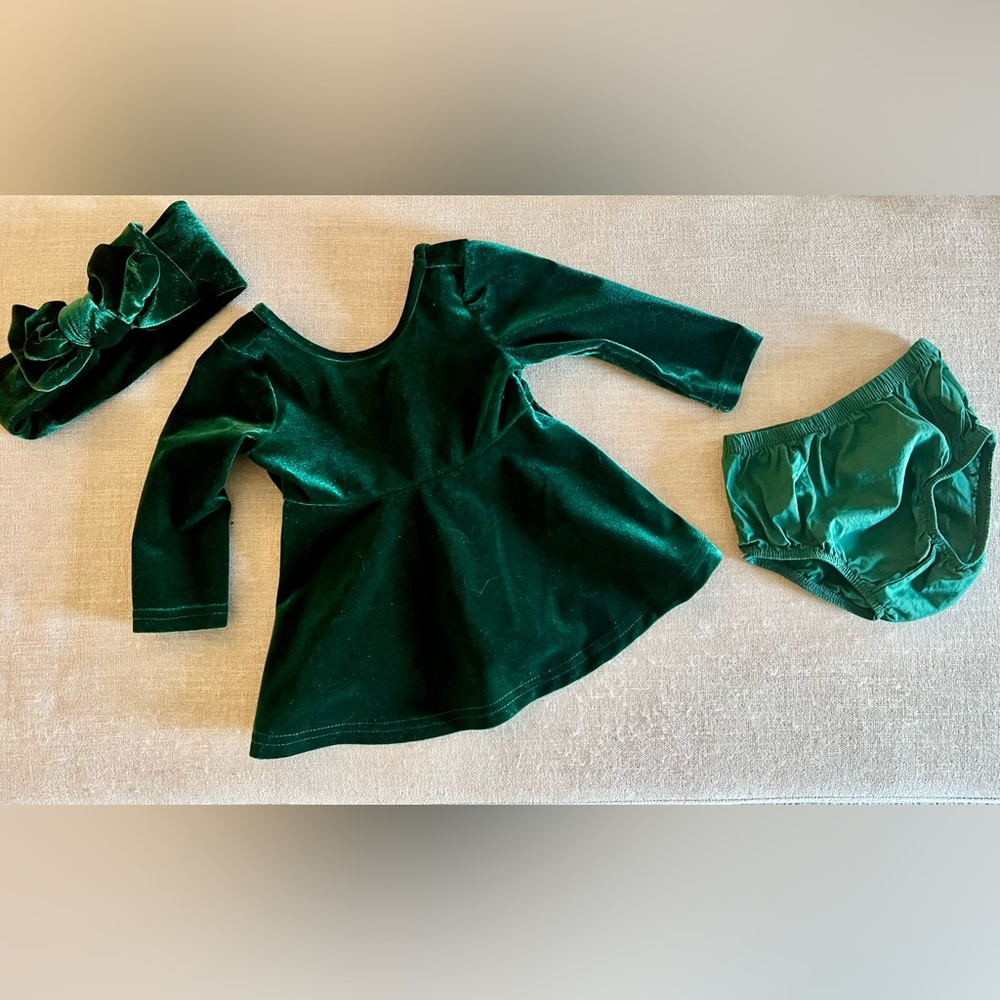 Baby girl 0-3 mo Holiday Dress